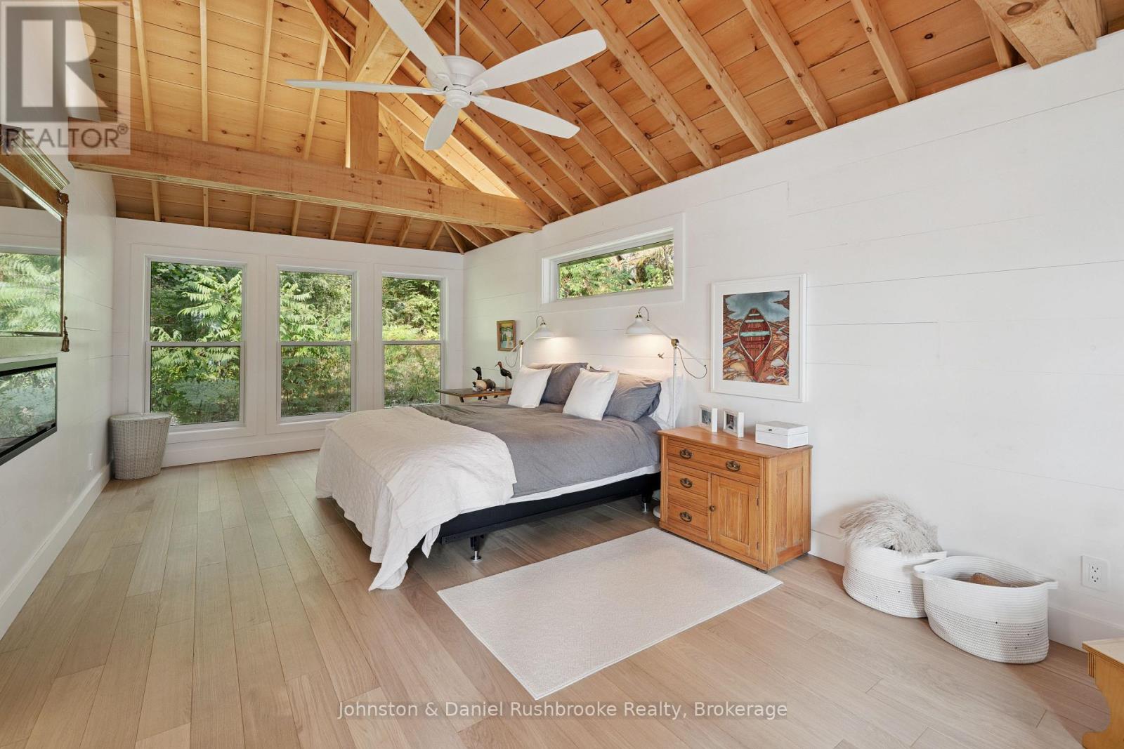 18 ISLAND 340 (MARIE ISLAND) - 16