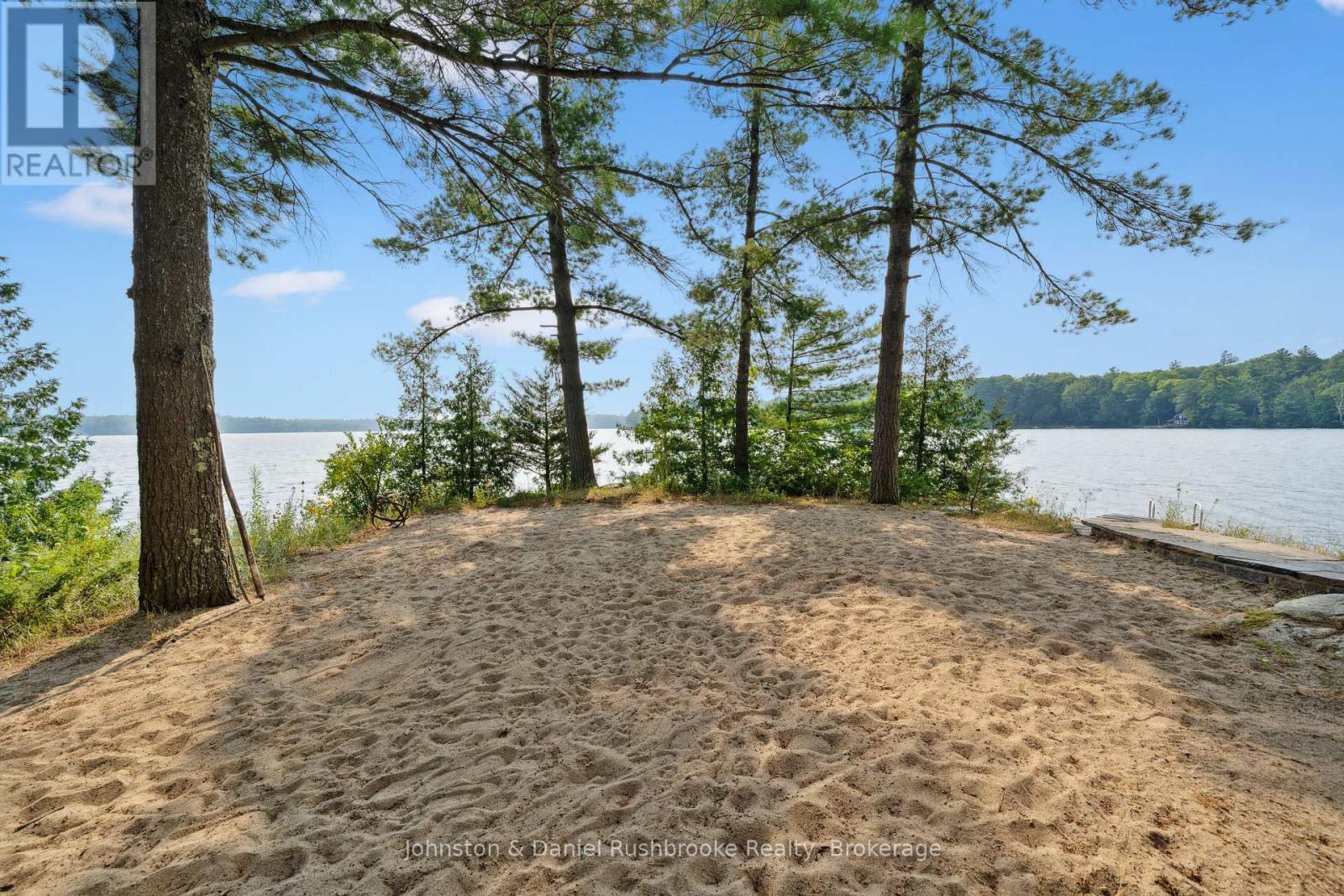 18 ISLAND 340 (MARIE ISLAND) - 24