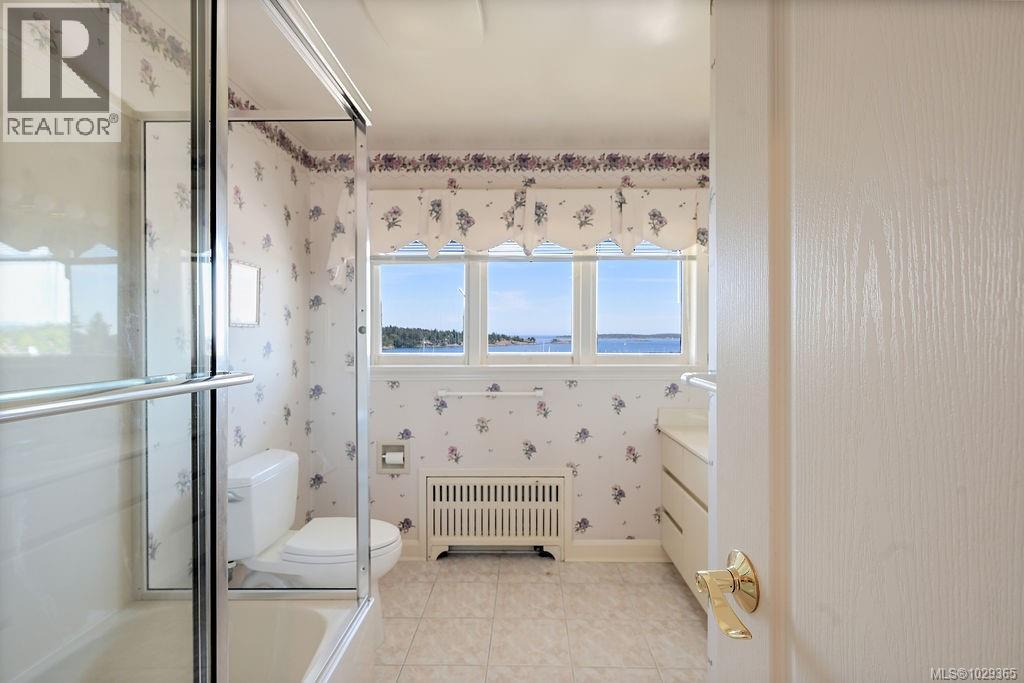 3565 Beach Dr - 39