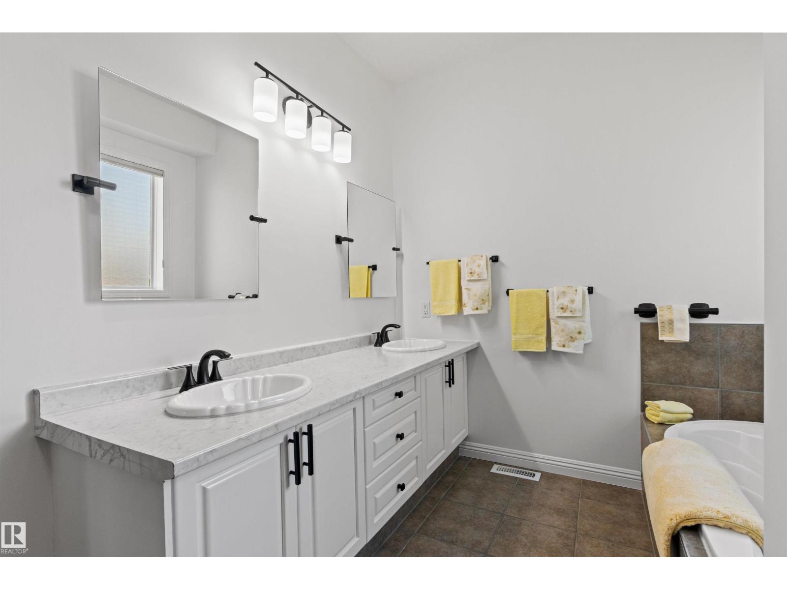 #16 50 OAKRIDGE DR — photo 34