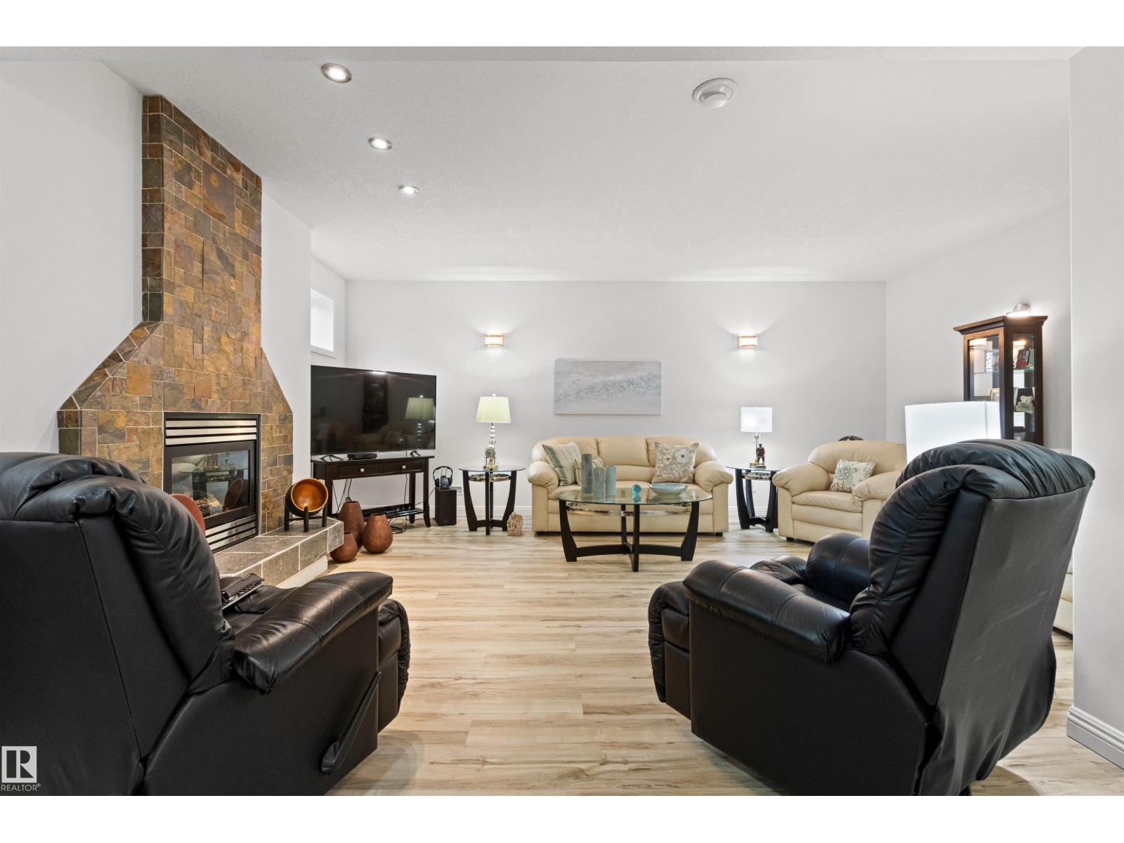 #16 50 OAKRIDGE DR — photo 43