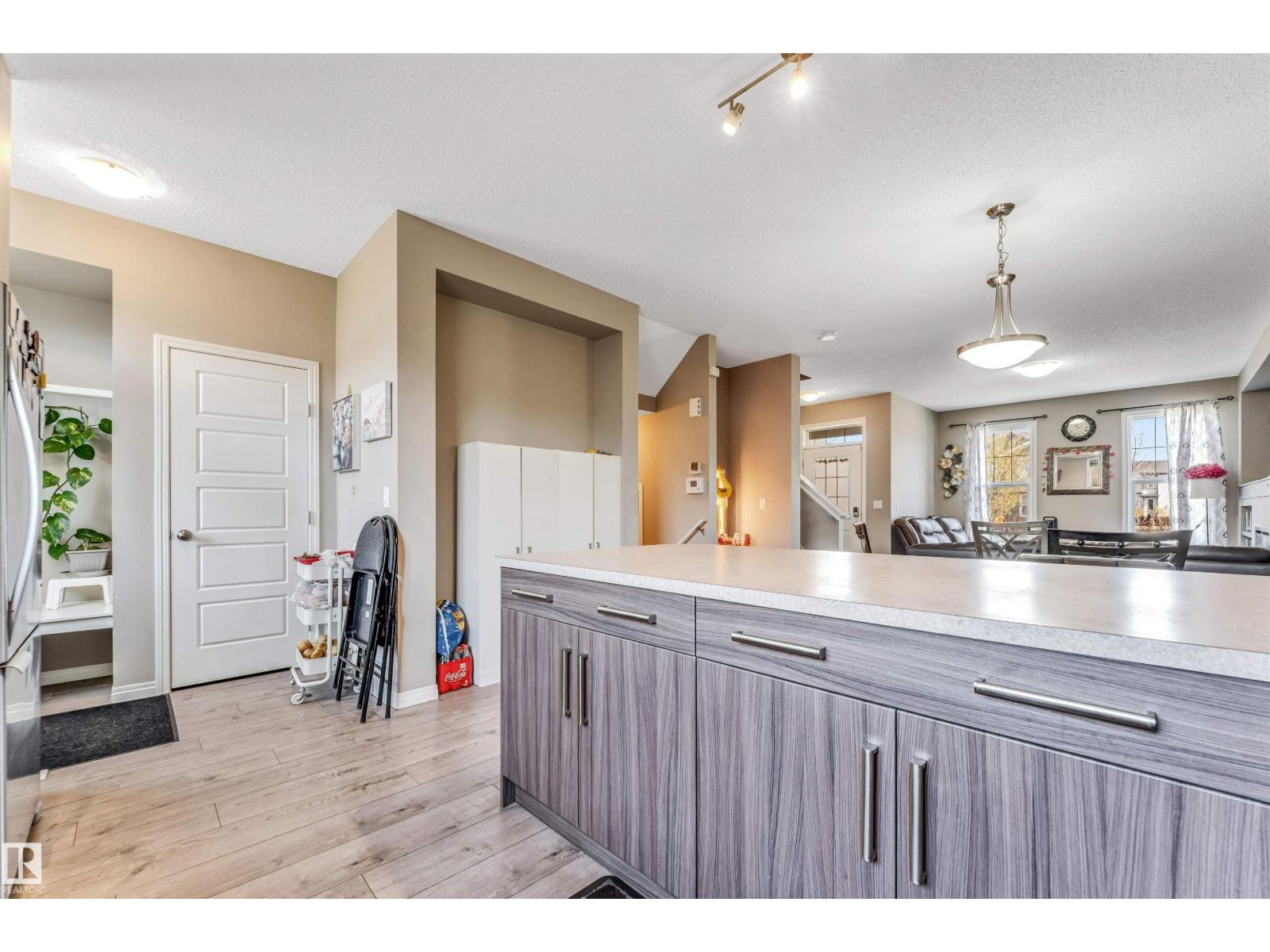 8041 CHAPPELLE WY SW, Edmonton