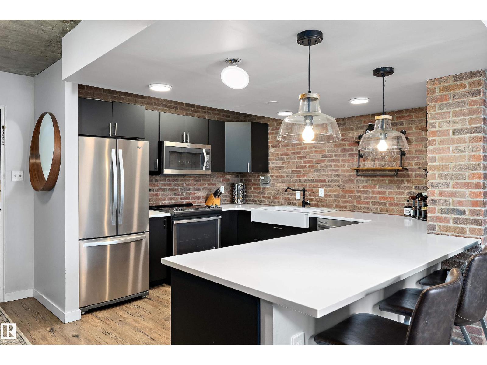 #905 9940 112 ST NW, Edmonton