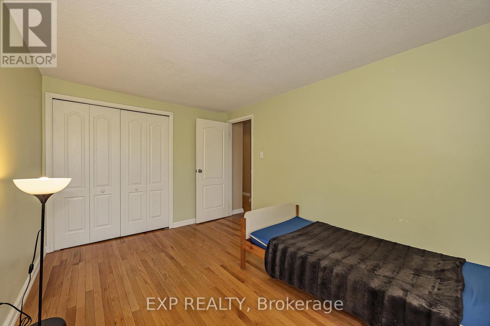 #111 860 CAHILL DRIVE W - 9