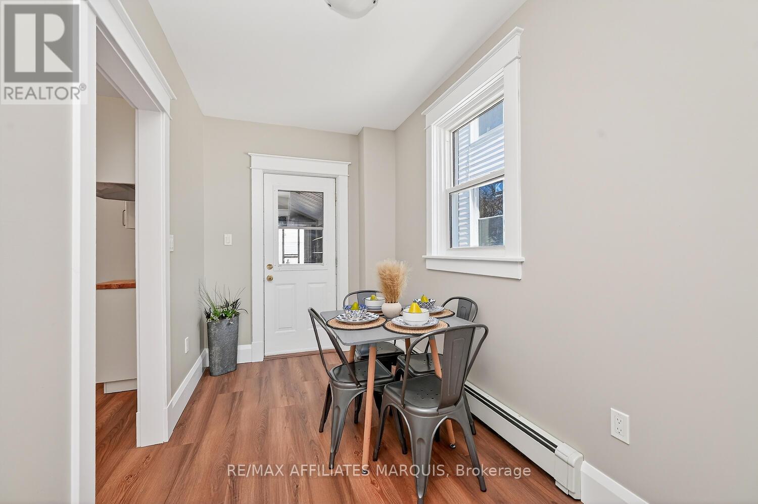 58 WILLIAM STREET W - 17