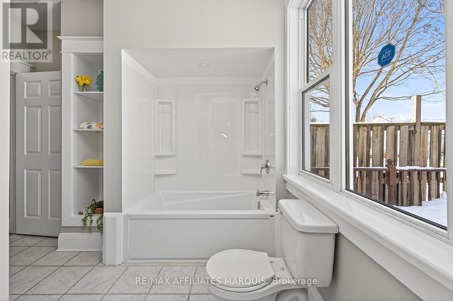 58 WILLIAM STREET W - 19