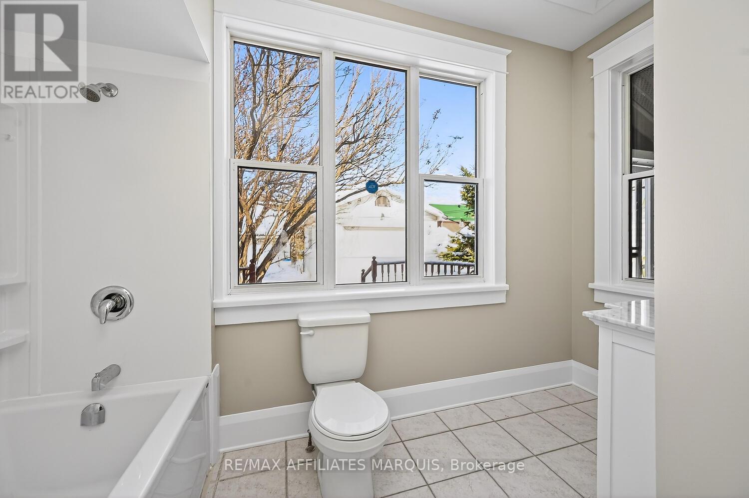 58 WILLIAM STREET W - 21