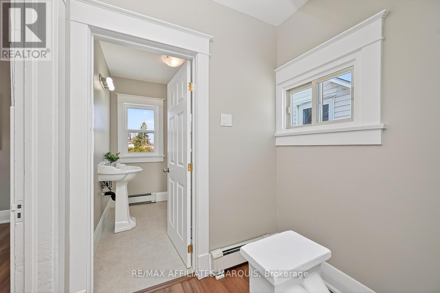 58 WILLIAM STREET W - 29