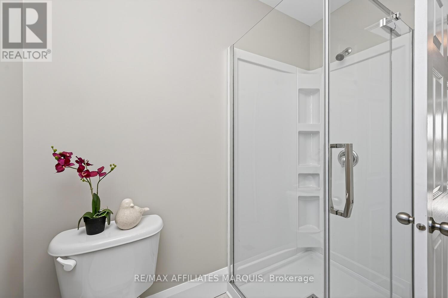 58 WILLIAM STREET W - 31