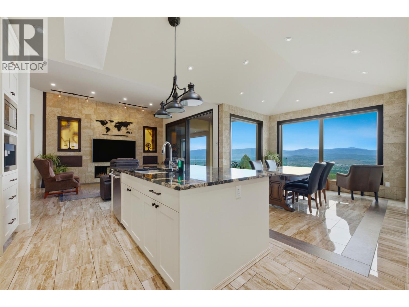 2200 Cortina Drive, Kelowna