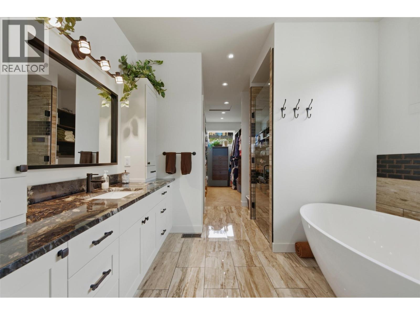 2200 Cortina Drive - 24