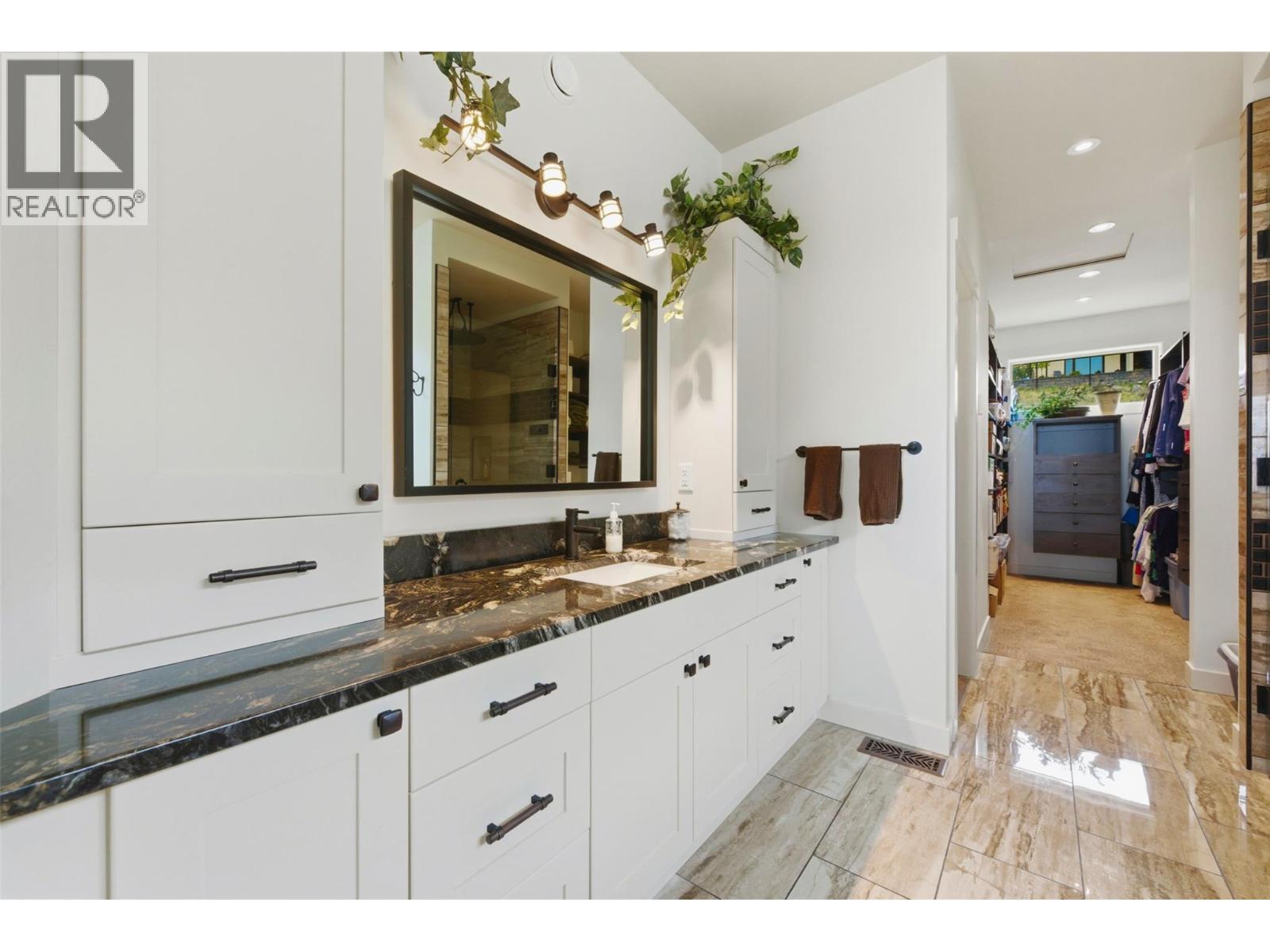 2200 Cortina Drive, Kelowna
