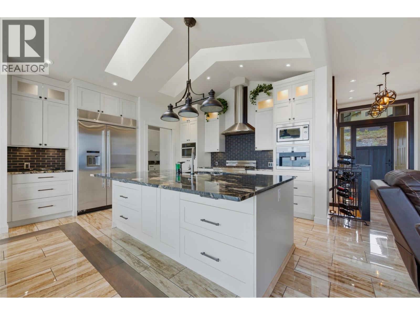 2200 Cortina Drive - 9
