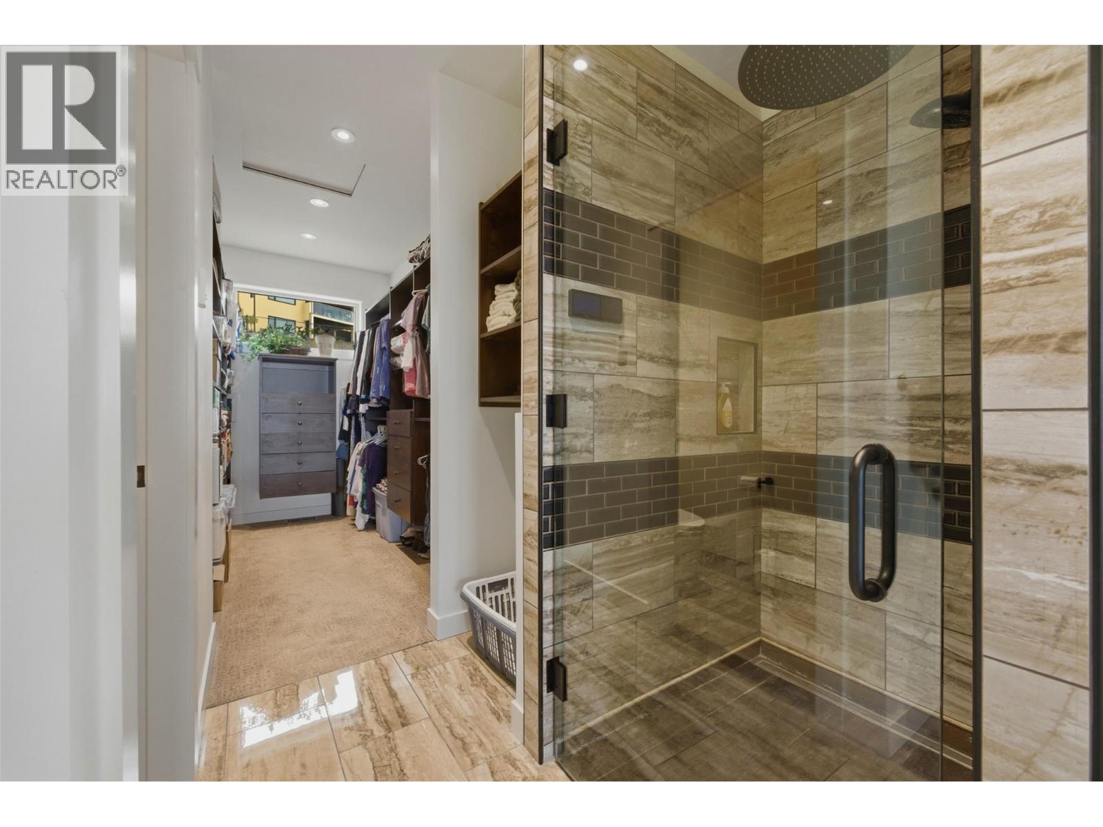 2200 Cortina Drive, Kelowna