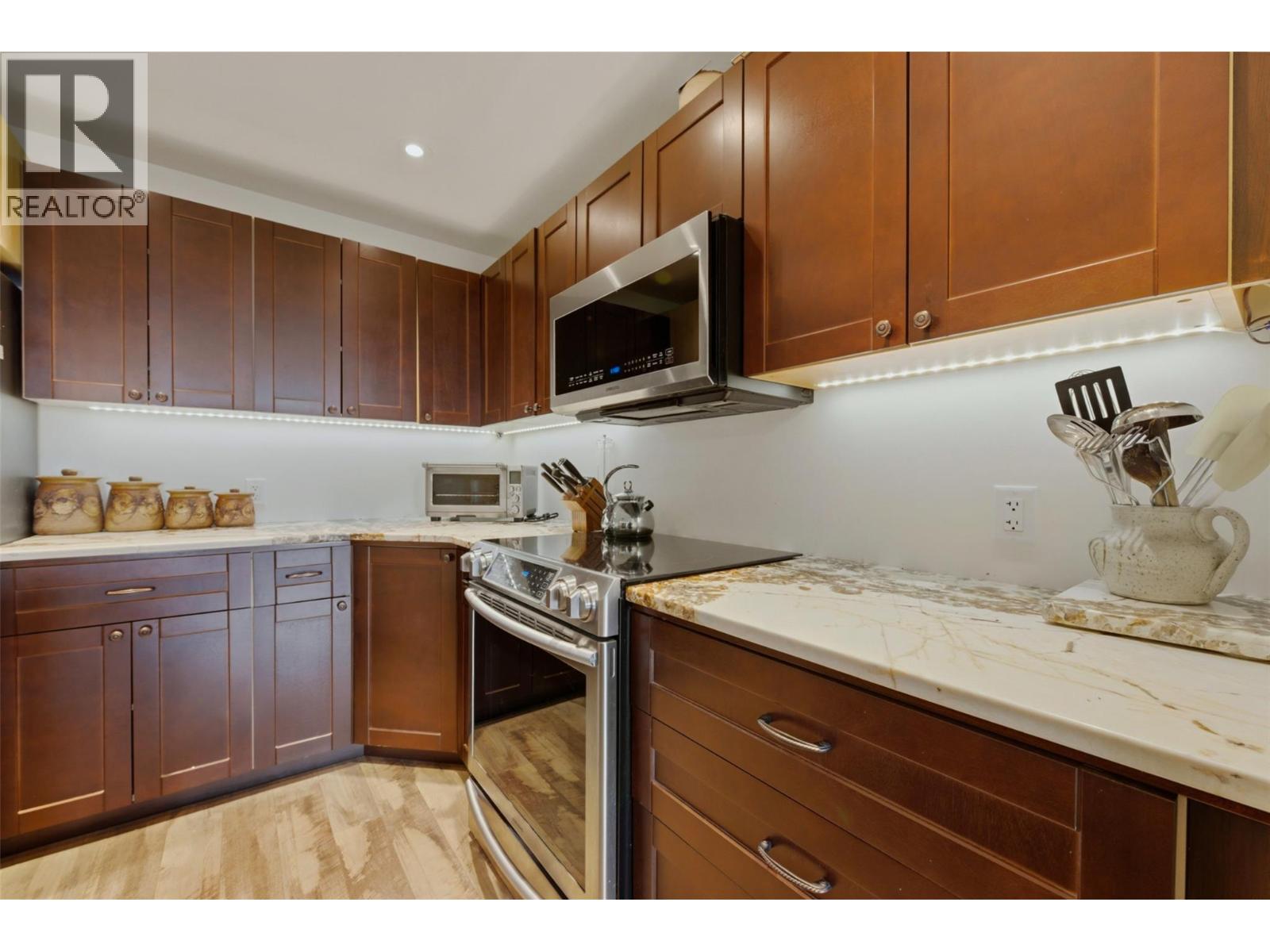 2200 Cortina Drive - 48
