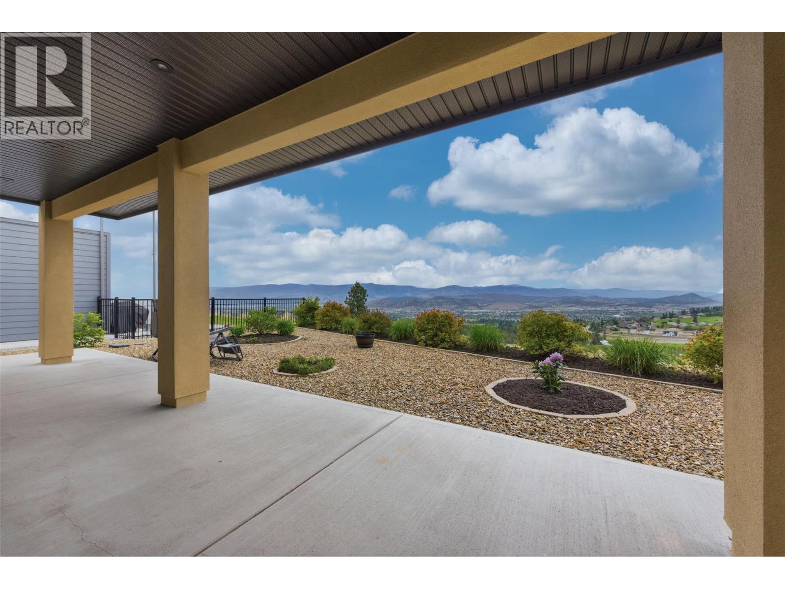 2200 Cortina Drive, Kelowna