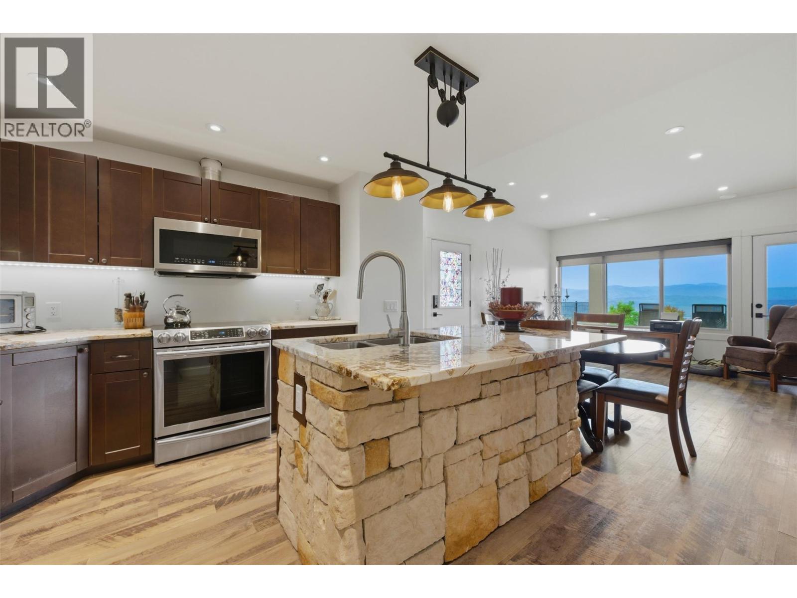 2200 Cortina Drive - 45