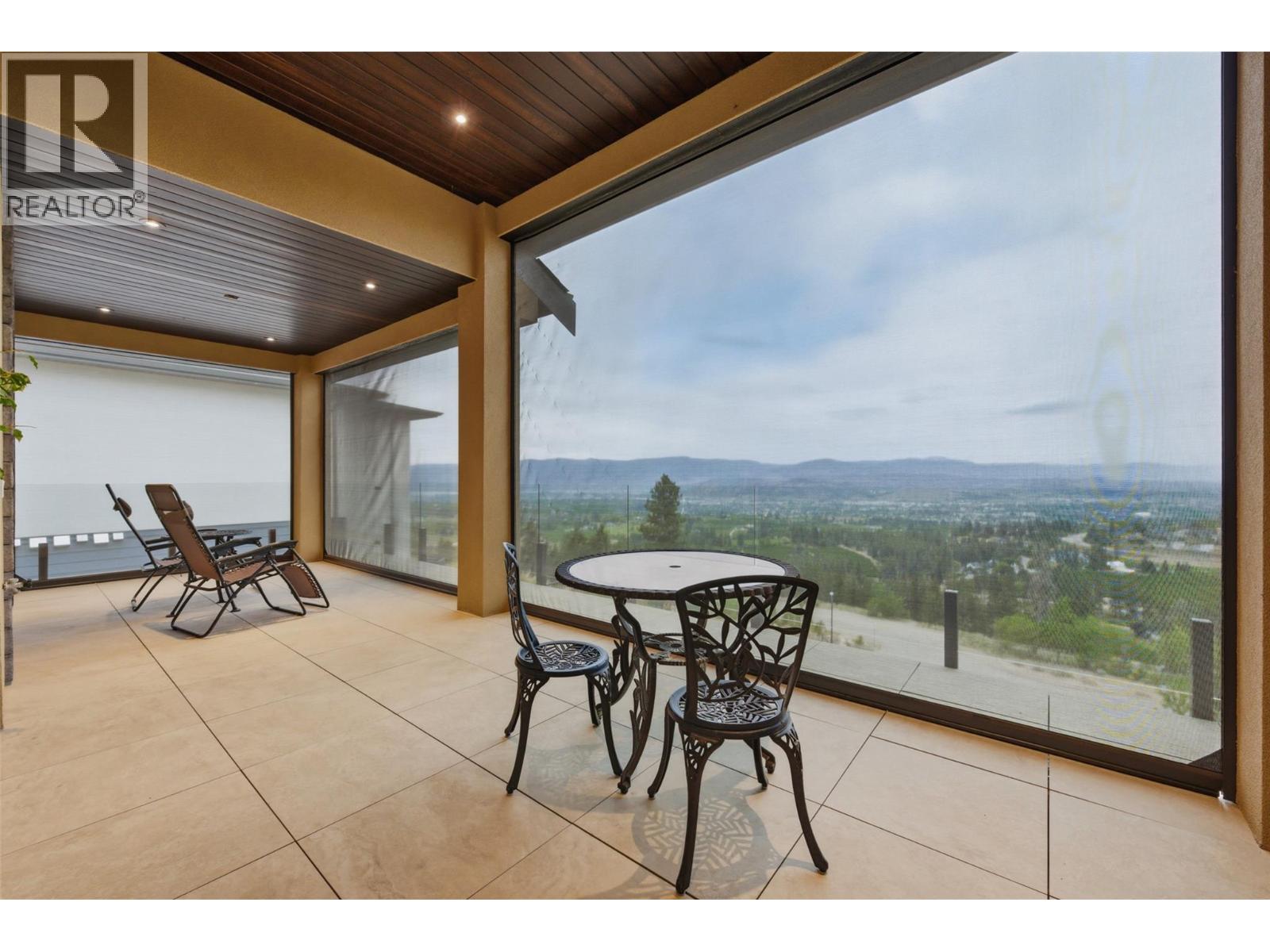 2200 Cortina Drive, Kelowna