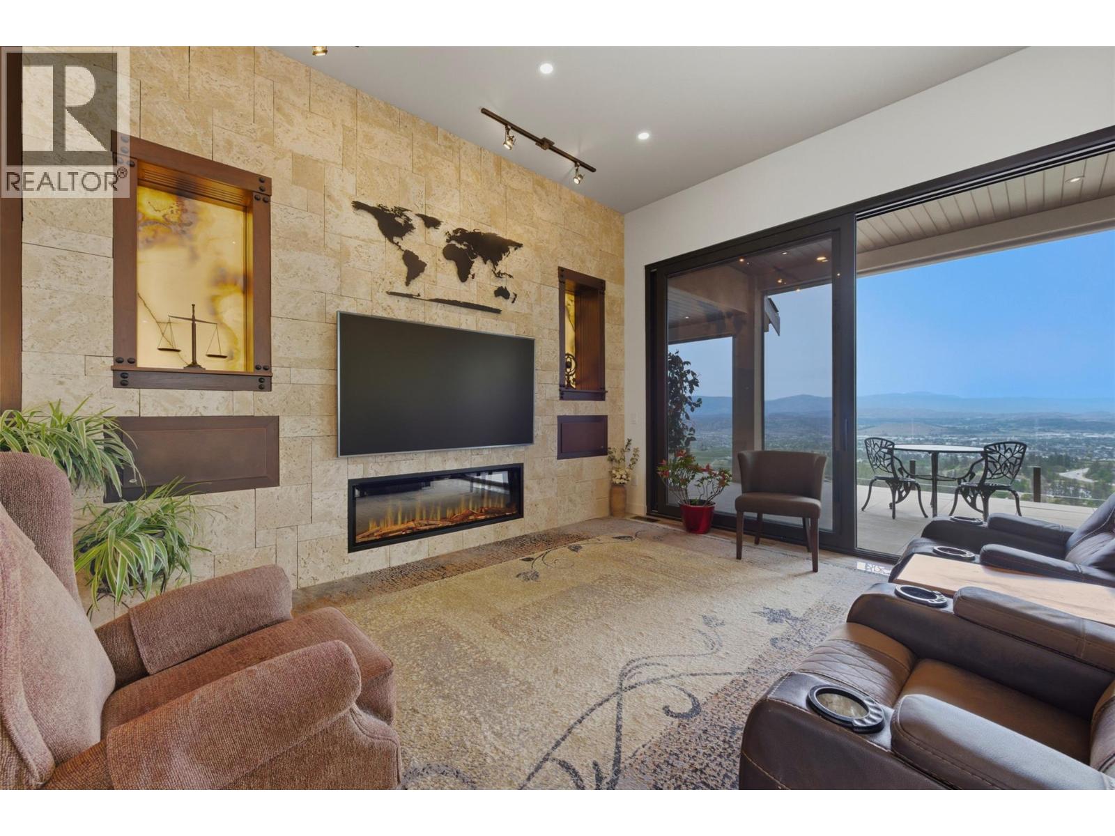 2200 Cortina Drive, Kelowna
