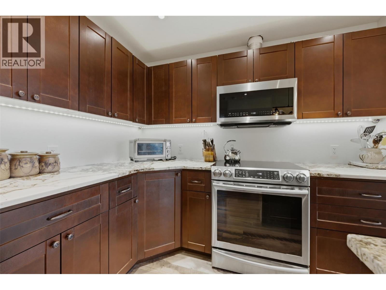 2200 Cortina Drive - 46