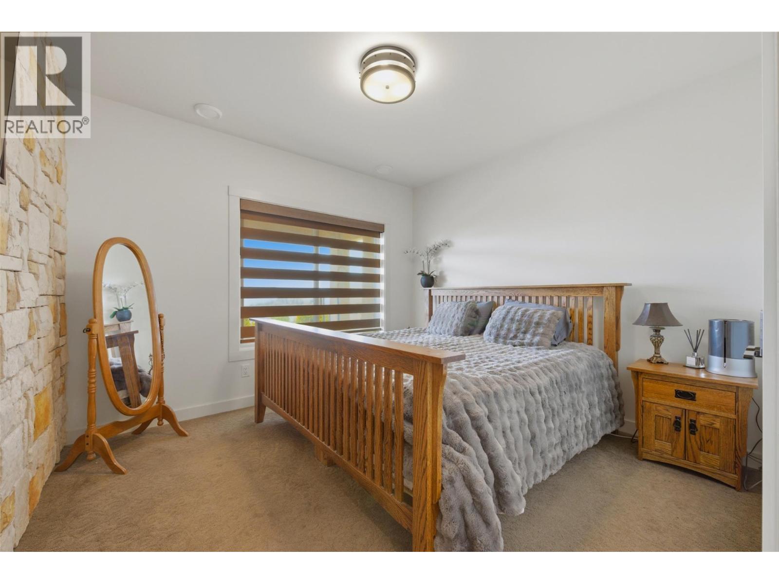 2200 Cortina Drive, Kelowna