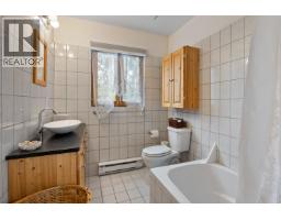 7815 Bell Road, Bridge Lake, BC V0K1X2 Photo 14