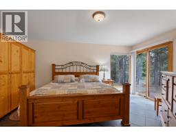 7815 Bell Road, Bridge Lake, BC V0K1X2 Photo 8