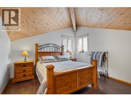 7815 Bell Road, Bridge Lake, BC V0K1X2 Photo 9