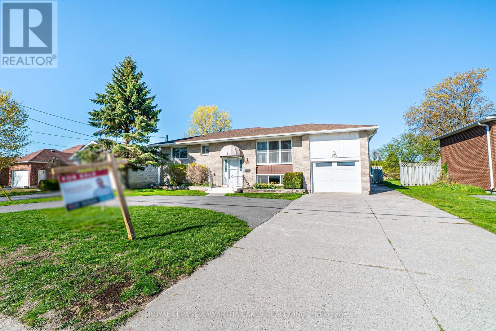 89 ANGELINE STREET S - 50