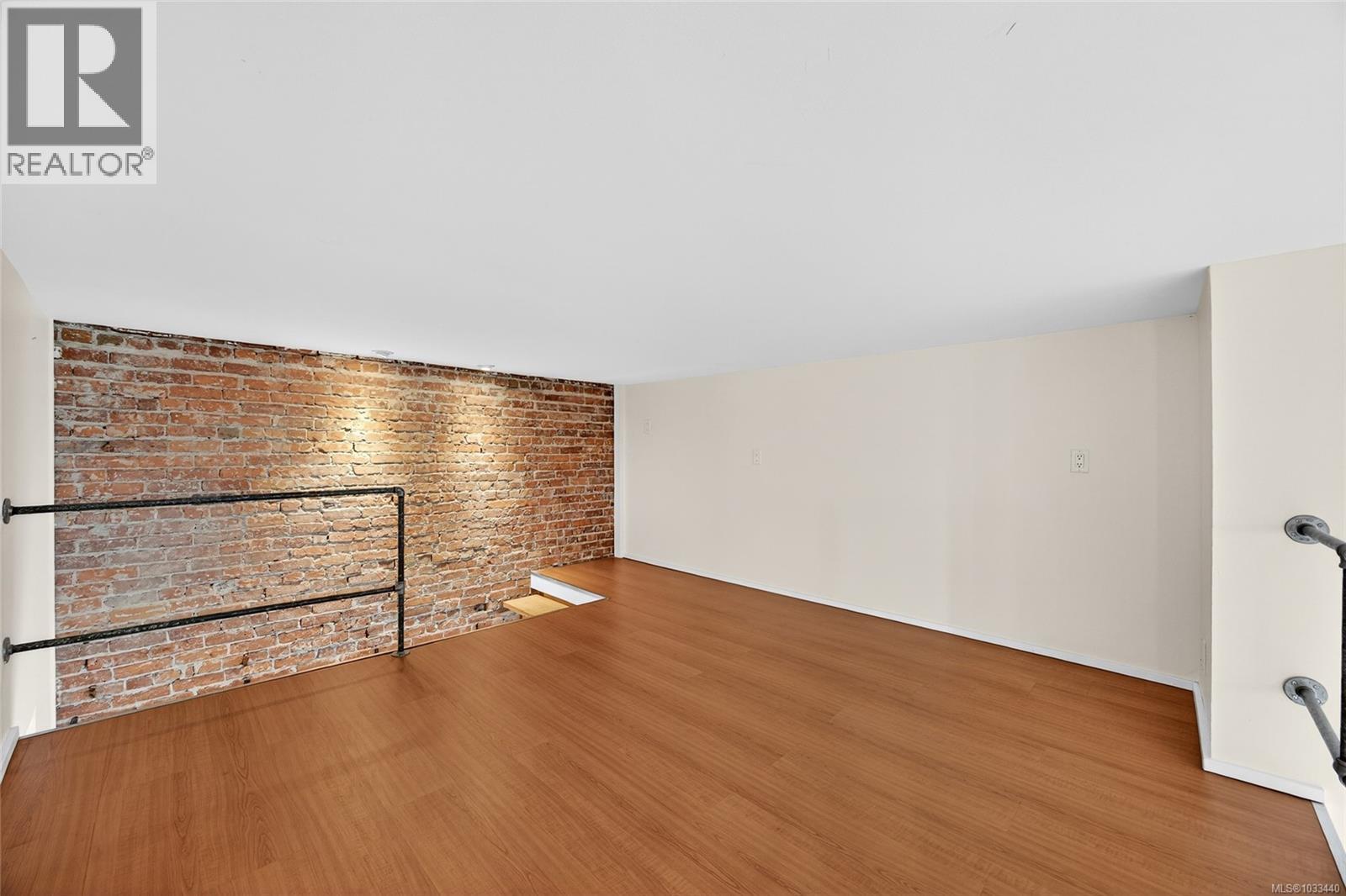 #306 120 Douglas St - 13