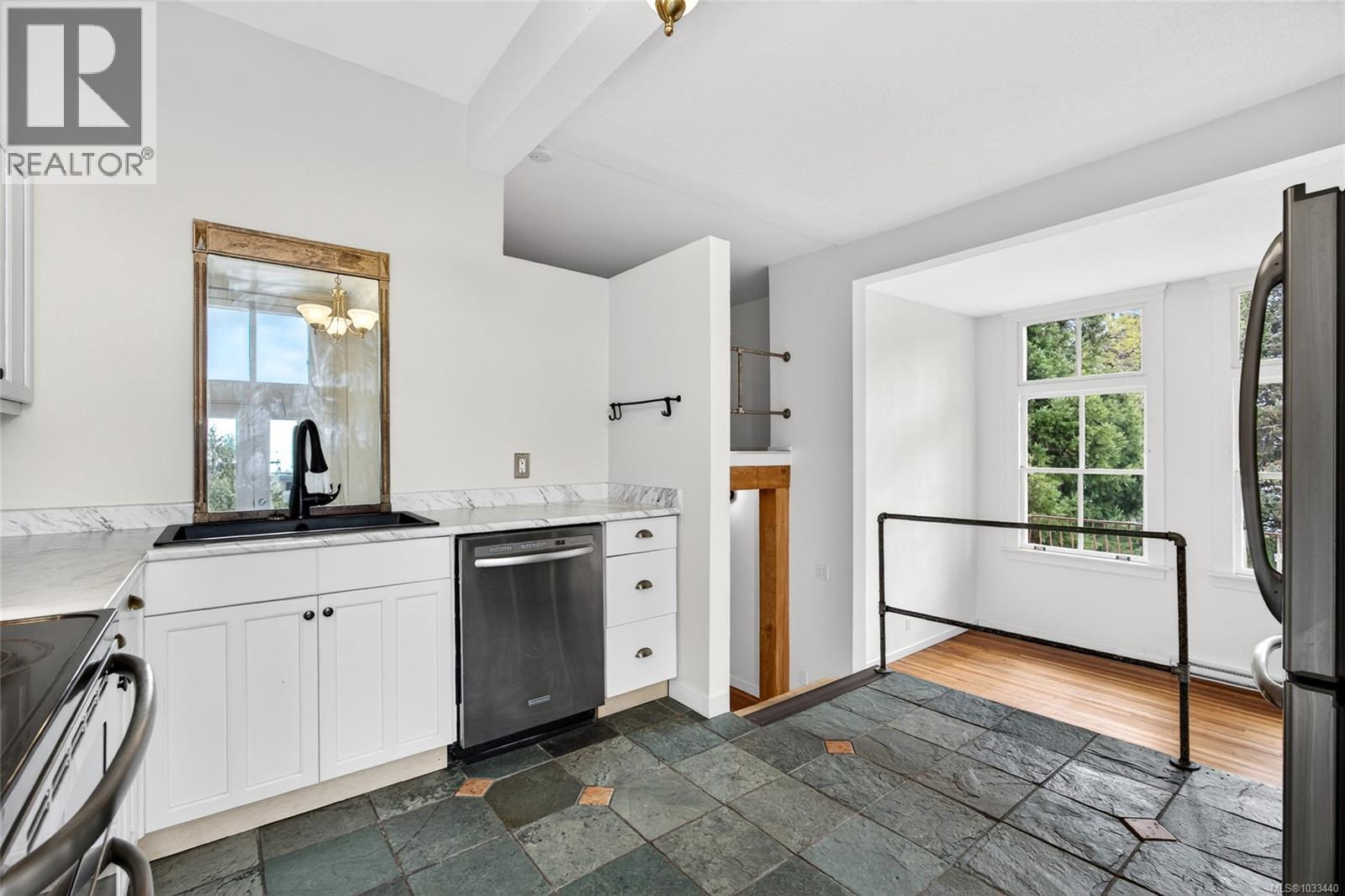 306 120 Douglas Street, Victoria