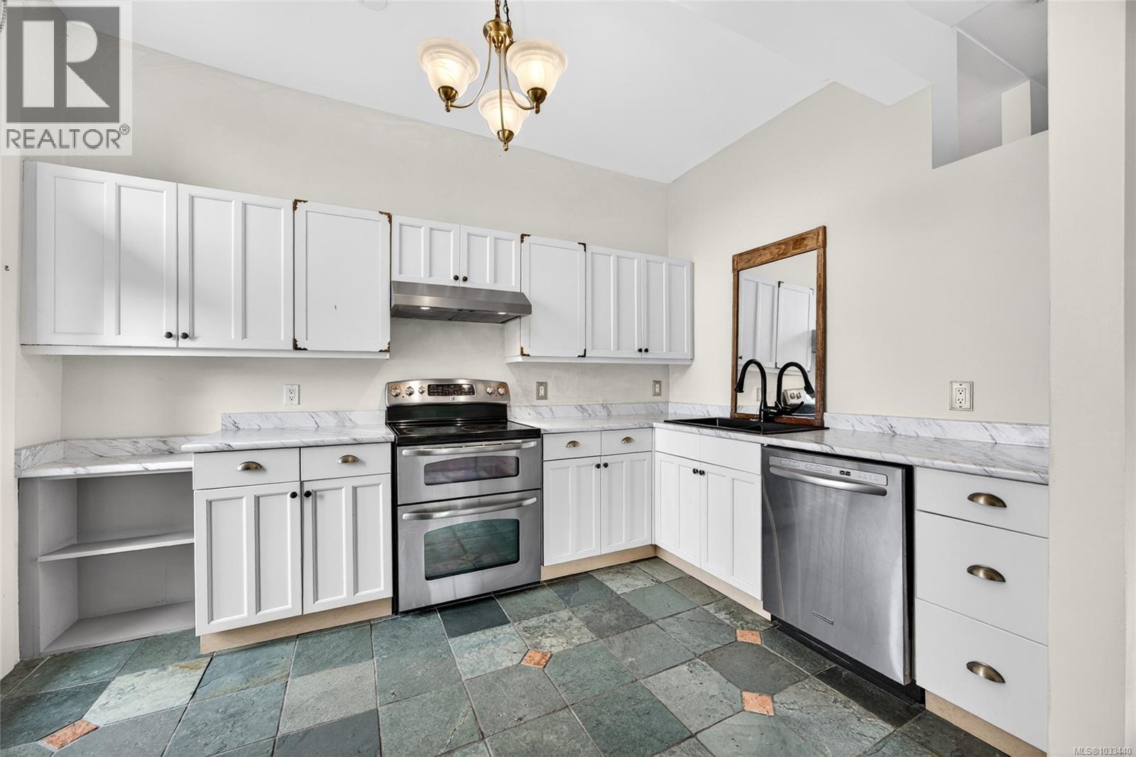 306 120 Douglas Street, Victoria
