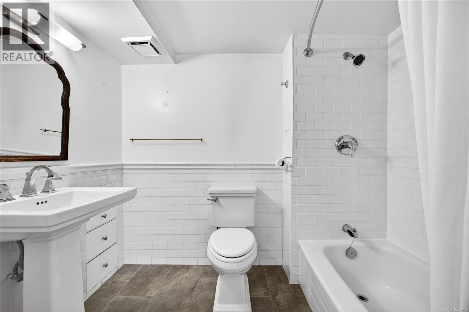 306 120 Douglas Street, Victoria
