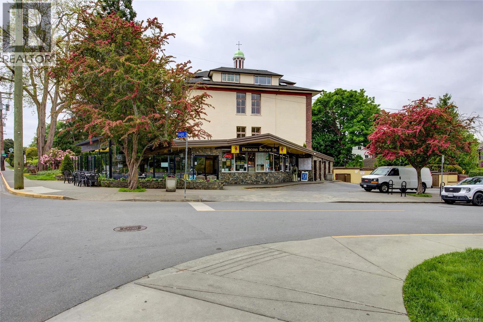 #306 120 Douglas St - 42