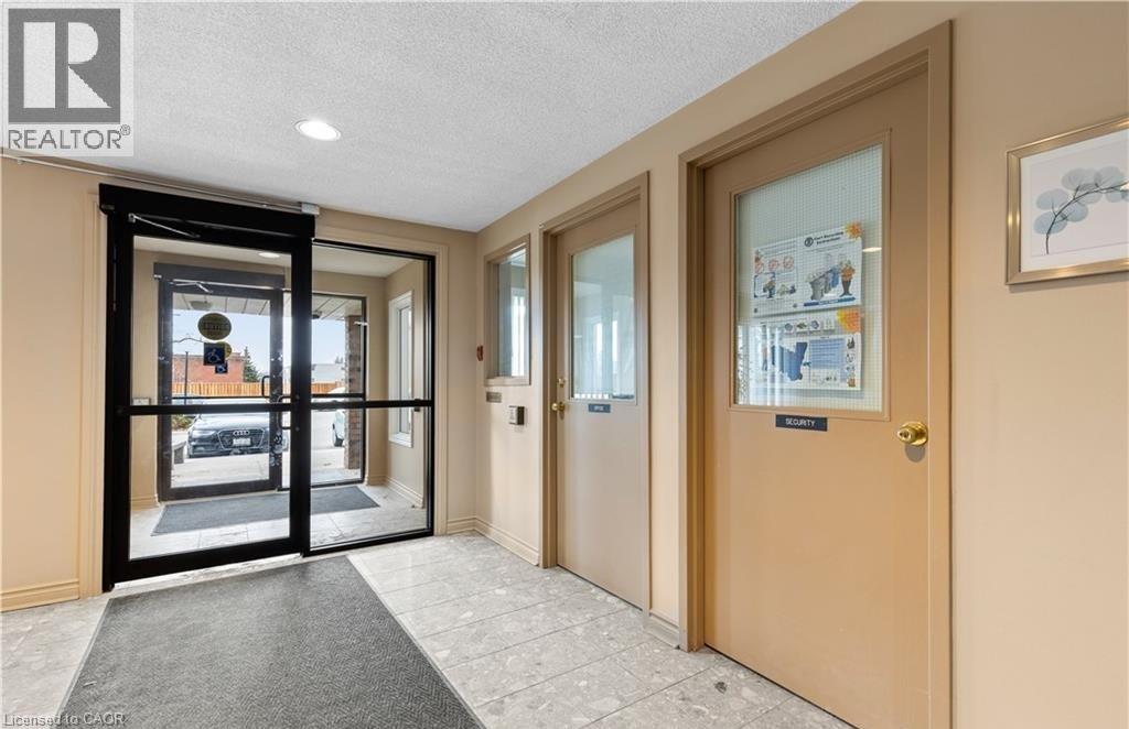 30 HUGO Crescent Unit# 110, Kitchener, Ontario, N2M3Z2 — Photo 8