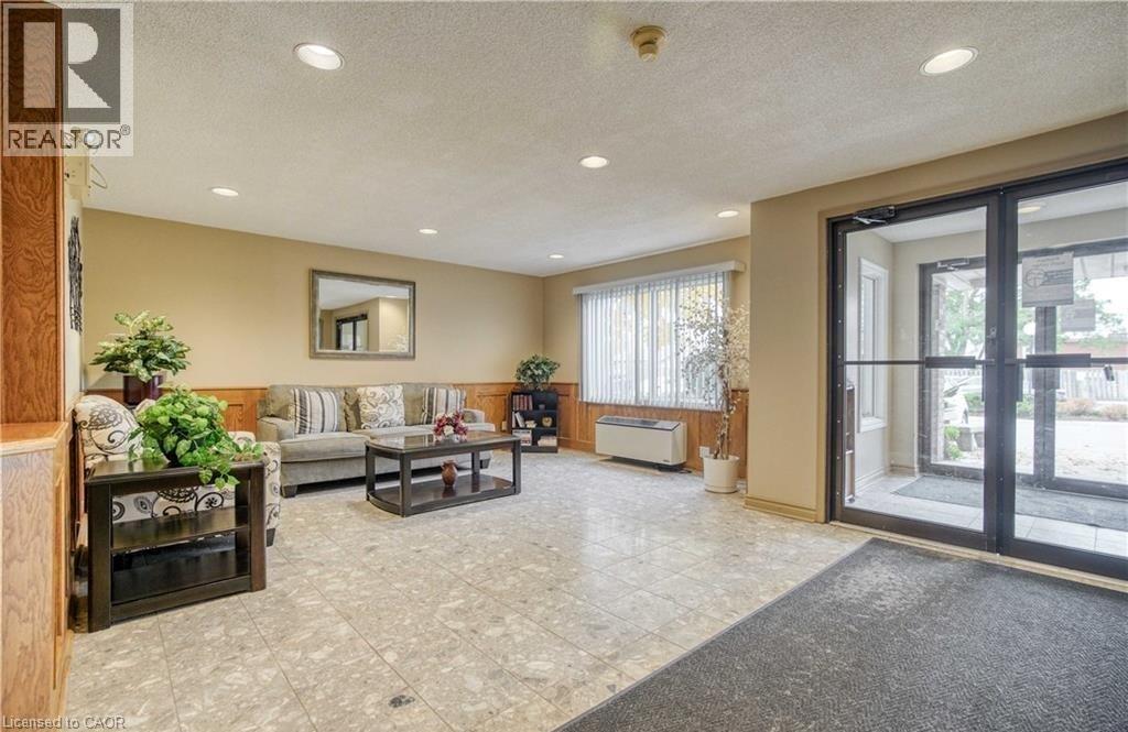 30 HUGO Crescent Unit# 110, Kitchener, Ontario, N2M3Z2 — Photo 10