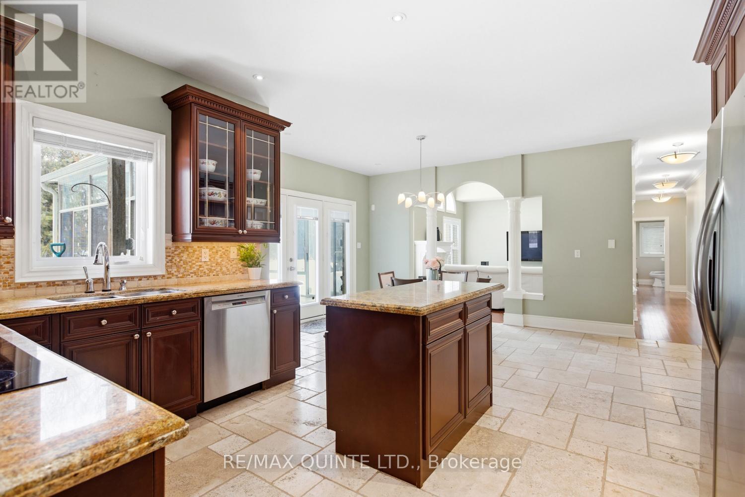 2 TREEVIEW AVENUE - 12