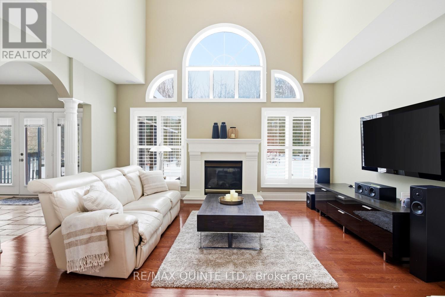 2 TREEVIEW AVENUE - 14