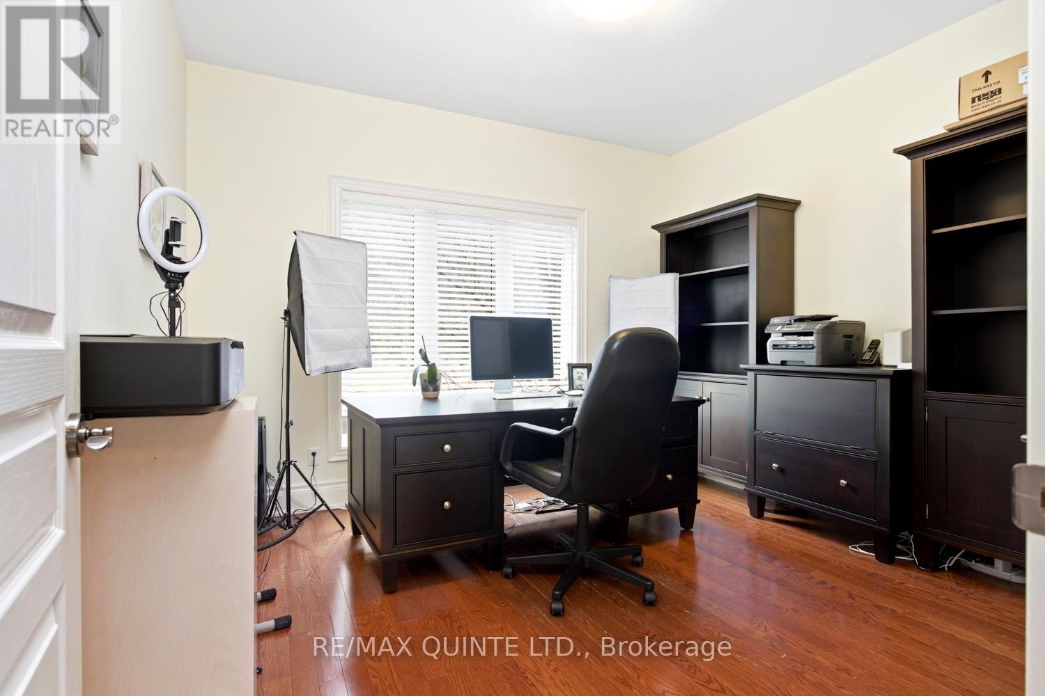 2 TREEVIEW AVENUE - 16