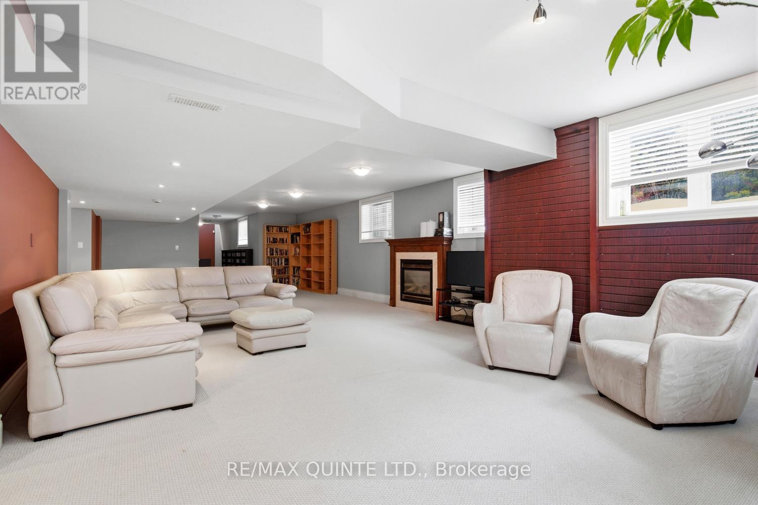 2 TREEVIEW AVENUE - 29