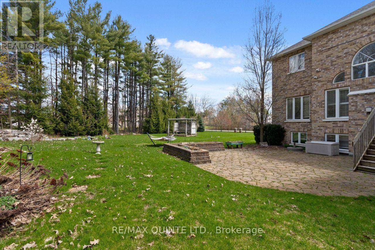 2 TREEVIEW AVENUE - 40