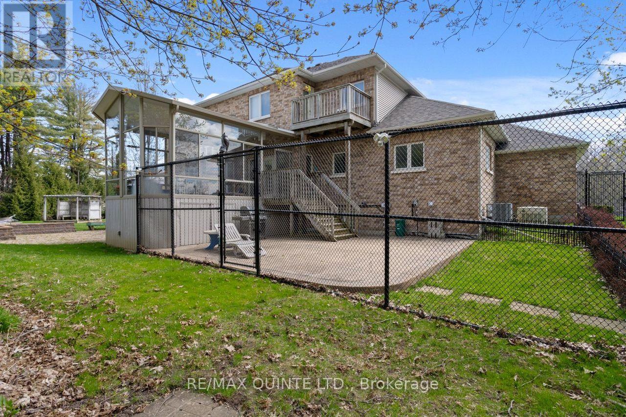 2 TREEVIEW AVENUE - 41