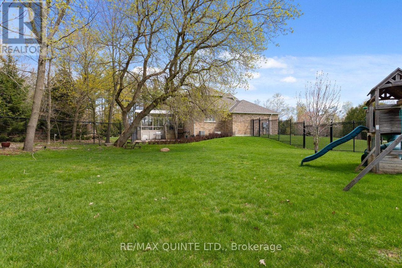 2 TREEVIEW AVENUE - 43