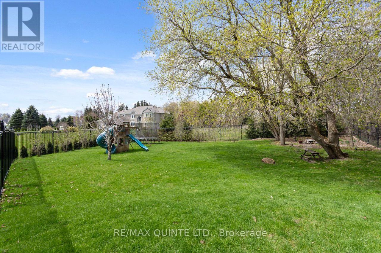 2 TREEVIEW AVENUE - 45