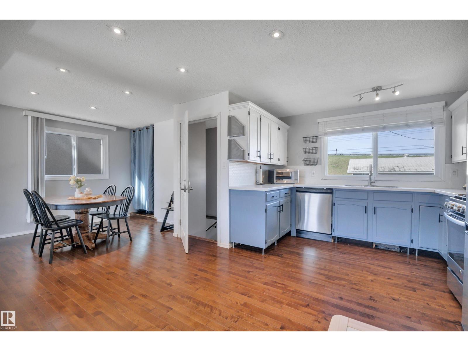 4316 53 ST — photo 14