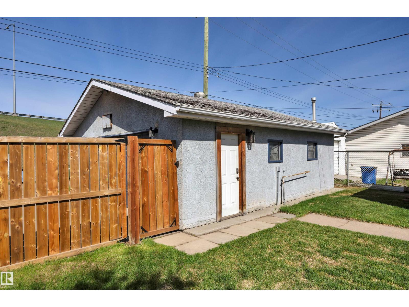 4316 53 ST — photo 48