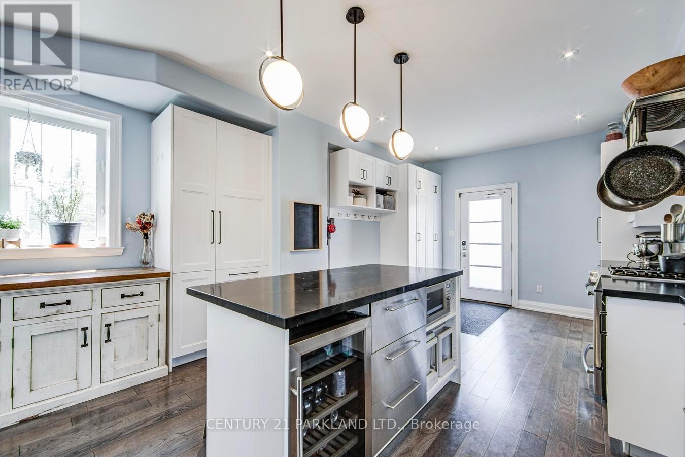 118 GLEBEMOUNT AVENUE - 13