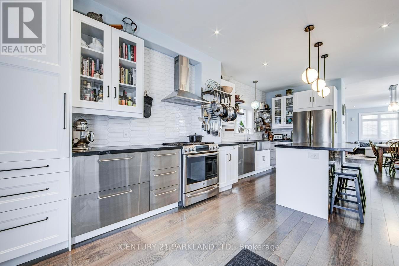 118 GLEBEMOUNT AVENUE - 17