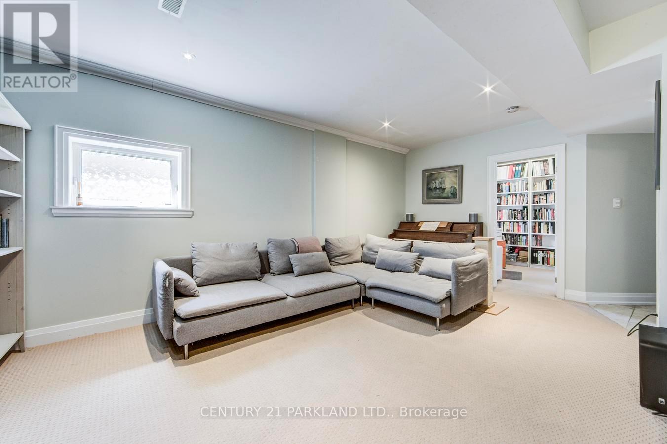 118 GLEBEMOUNT AVENUE - 36