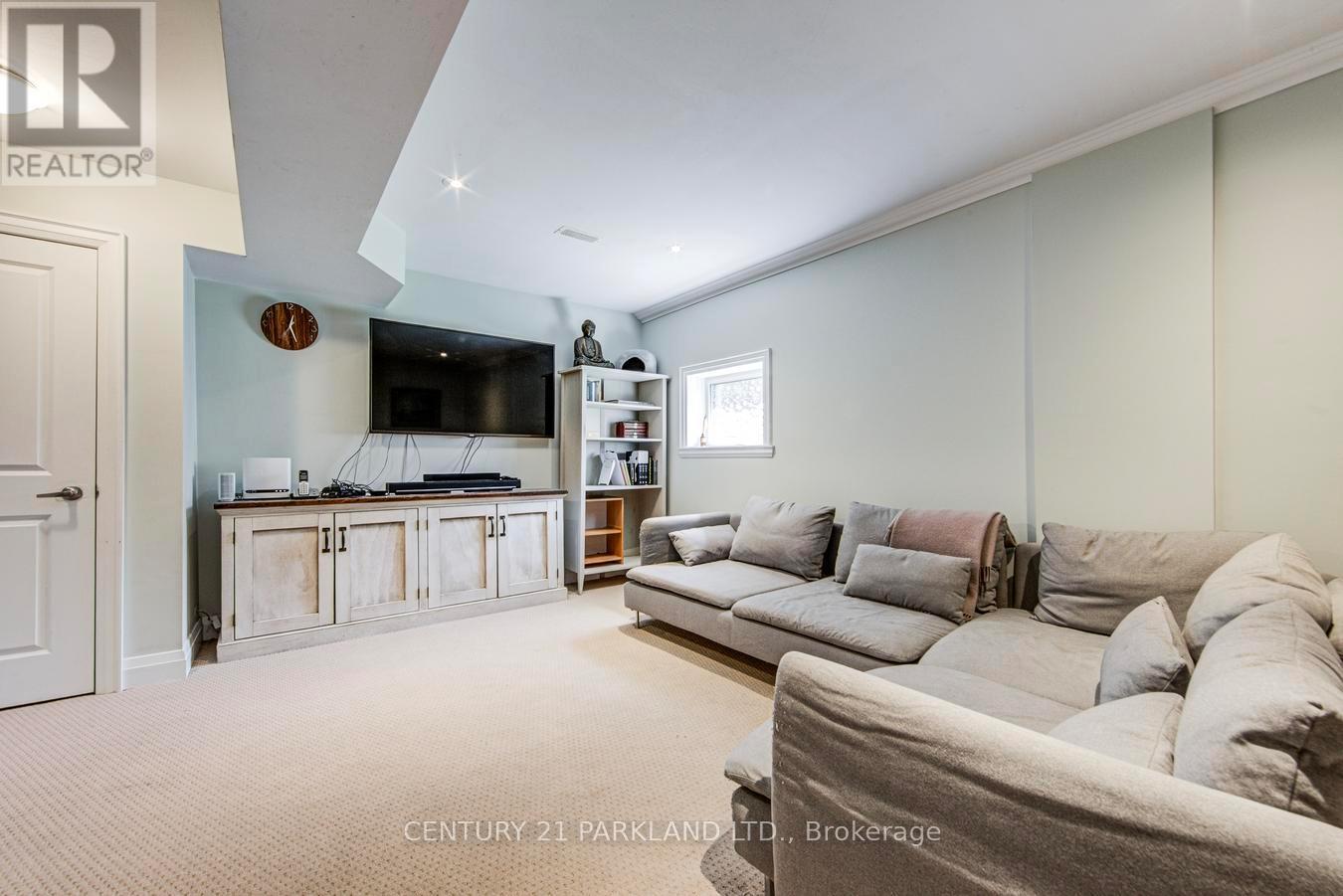 118 GLEBEMOUNT AVENUE - 38